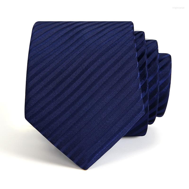 Bow Ties High Quality 2023 Designers Brands Fashion Business Casual 7cm Slim For Men Navy Blue Pinstripe Necktie With Gift Box
Bow Ties High Quality 2023 Designers Brands Fashion Business Casual 7cm Slim For Men Navy Blue Pinstripe Necktie With Gift Box