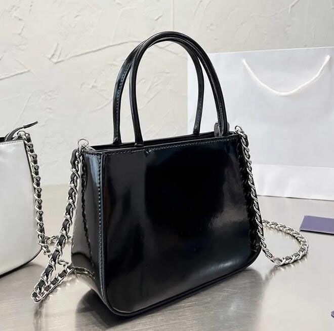 Genuine Leather large tote bags fashion handbag Women luxury designers bags handbags chain Cosmetic messenger Shopping shoulder bag totes lady wallet purse sac
Genuine Leather large tote bags fashion handbag Women luxury designers bags handbags chain Cosmetic messenger Shopping shoulder bag totes lady wallet purse sac