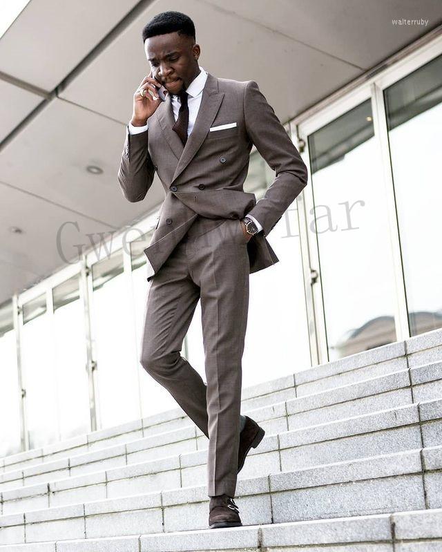 Men's Suits Gwenhwyfar Dark Grey Tuxedo Men For Wedding 2Pcs Business Suit Blazer Peaked Lapel Costume Homme Terno Party G3087
Men's Suits Gwenhwyfar Dark Grey Tuxedo Men For Wedding 2Pcs Business Suit Blazer Peaked Lapel Costume Homme Terno Party G3087