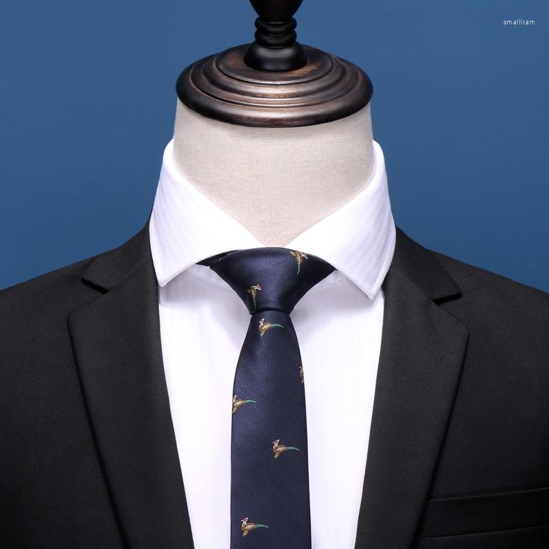 Bow Ties 2023 Brand Fashion High Quality Mens 5CM Slim Rooster Pattern Navy Blue Necktie Formal Suit Neck Tie For Men With Gift Box
Bow Ties 2023 Brand Fashion High Quality Mens 5CM Slim Rooster Pattern Navy Blue Necktie Formal Suit Neck Tie For Men With Gift Box