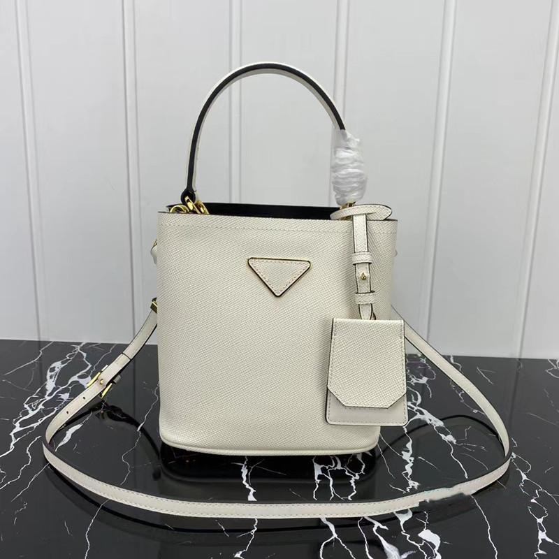 designer bag pr female bucket bag crossbody portable leather cross pattern A217 mini size luxury classic fashion retro wild original
designer bag pr female bucket bag crossbody portable leather cross pattern A217 mini size luxury classic fashion retro wild original