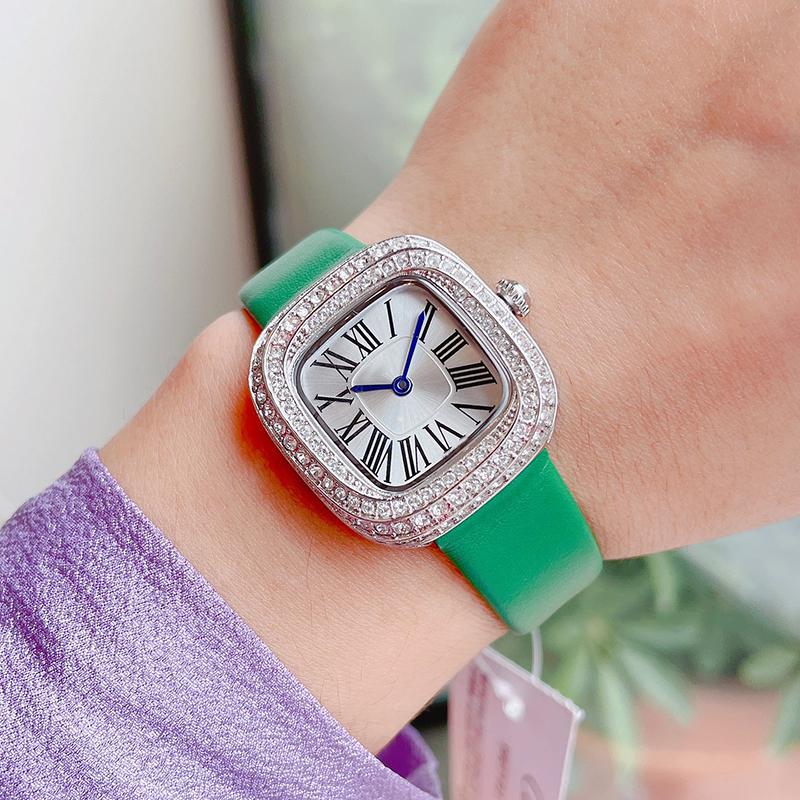 coussin Mini Watch series imported quartz movement calfskin strap with original needle buckle, case size :27.5mm
coussin Mini Watch series imported quartz movement calfskin strap with original needle buckle, case size :27.5mm