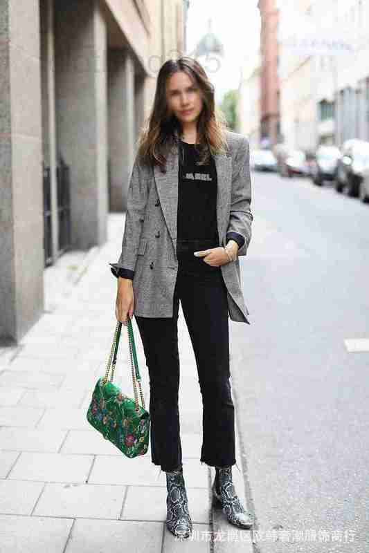 Women' T-Shirt Designer Letter embroidery black and white two-color slim short-sleeved T women' one-to-one 7DP3
Women' T-Shirt Designer Letter embroidery black and white two-color slim short-sleeved T women' one-to-one 7DP3