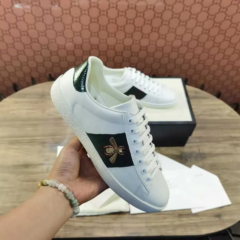 With Box Designer Sneakers GGity Shoes Man Shoes Flat Shoes Lady Sneake Shoe Lace-Up Bee Tiger Snake Embroidered Casual Ace Fashion Woman KD
With Box Designer Sneakers GGity Shoes Man Shoes Flat Shoes Lady Sneake Shoe Lace-Up Bee Tiger Snake Embroidered Casual Ace Fashion Woman KD