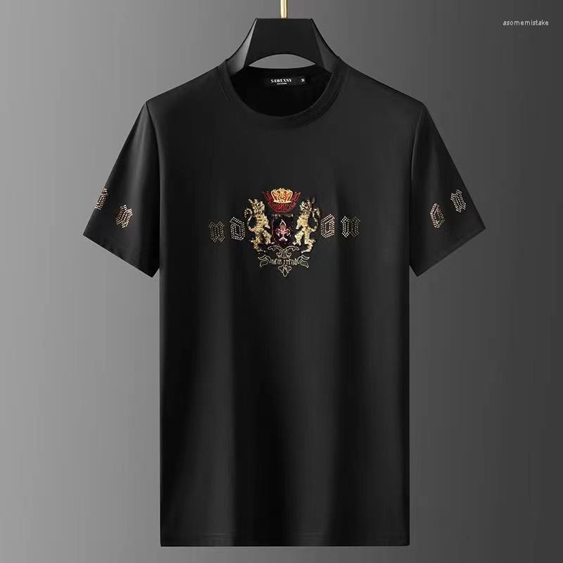 Men's T Shirts High End Luxury Summer Short Sleeve T-shirt Men's Fashion Lion Embroidery Sequin Half Casual Large Top
Men's T Shirts High End Luxury Summer Short Sleeve T-shirt Men's Fashion Lion Embroidery Sequin Half Casual Large Top