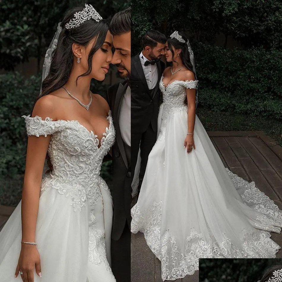 Dresses Wedding 2023 Garden Bridal Gown Tulle Off the Shoulder Lace Applique Beaded Ruched Pleats Sweep Train Long Sleeves Country Custom Plus Size Ve