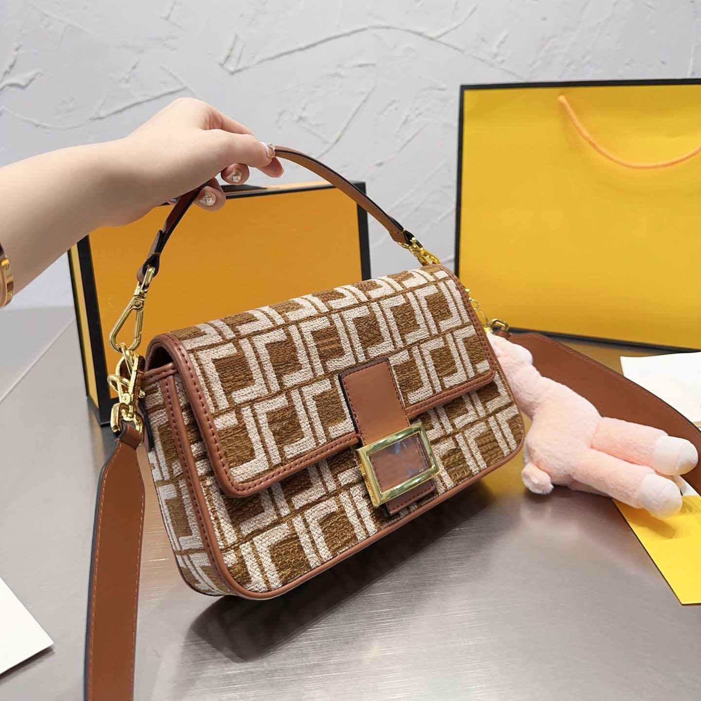 bags totes handbag designer bag women classic imitation brand stitching letters embroidered buckle shoulder bag versatile commuter party, Color1
bags totes handbag designer bag women classic imitation brand stitching letters embroidered buckle shoulder bag versatile commuter party, Color1