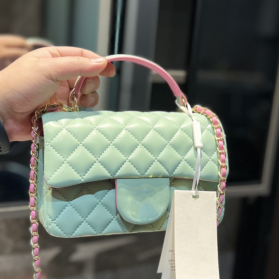 Ladies Crossbody Shoulder bag Designer Women purse Lambskin Leather Pink Channel Small Flap bag with Top Handle Ladies cross body Purse Card holder mini Clutch
Ladies Crossbody Shoulder bag Designer Women purse Lambskin Leather Pink Channel Small Flap bag with Top Handle Ladies cross body Purse Card holder mini Clutch
