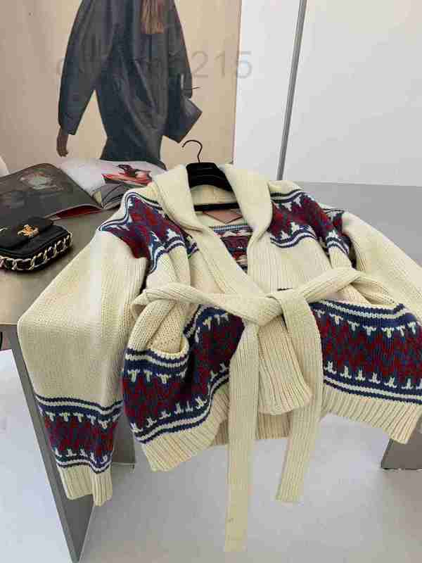 Women' Knits & Tees Designer Version of early spring new rhombus jacquard belt knitted cardigan jacket ECRA, White3
Women' Knits & Tees Designer Version of early spring new rhombus jacquard belt knitted cardigan jacket ECRA, White3