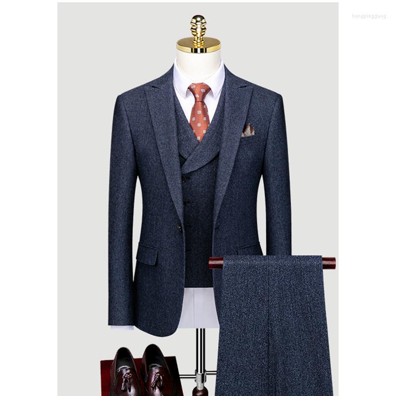 Men' Suits Western Style Three Piece Bridegroom Wedding Dress Korean Version Slim Fitting Autumn And Winter Grey Casual Suit Men, Style 1 three suits
Men' Suits Western Style Three Piece Bridegroom Wedding Dress Korean Version Slim Fitting Autumn And Winter Grey Casual Suit Men, Style 1 three suits