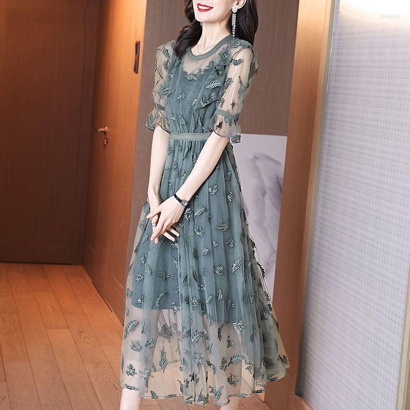 Party Dresses Embroidery Flower High-grade Dress Female 2023 Autumn French O Neck Waist Show Ruffle Net Skirt Tops, Dark green
Party Dresses Embroidery Flower High-grade Dress Female 2023 Autumn French O Neck Waist Show Ruffle Net Skirt Tops, Dark green