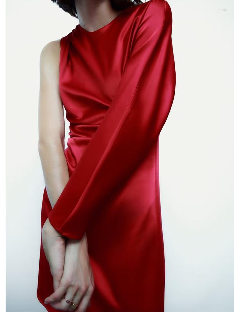 Casual Dresses Women Fashion Asymmetric Satin Red Sexy Dress Vintage Ruched Female Christmas Party Mini
Casual Dresses Women Fashion Asymmetric Satin Red Sexy Dress Vintage Ruched Female Christmas Party Mini