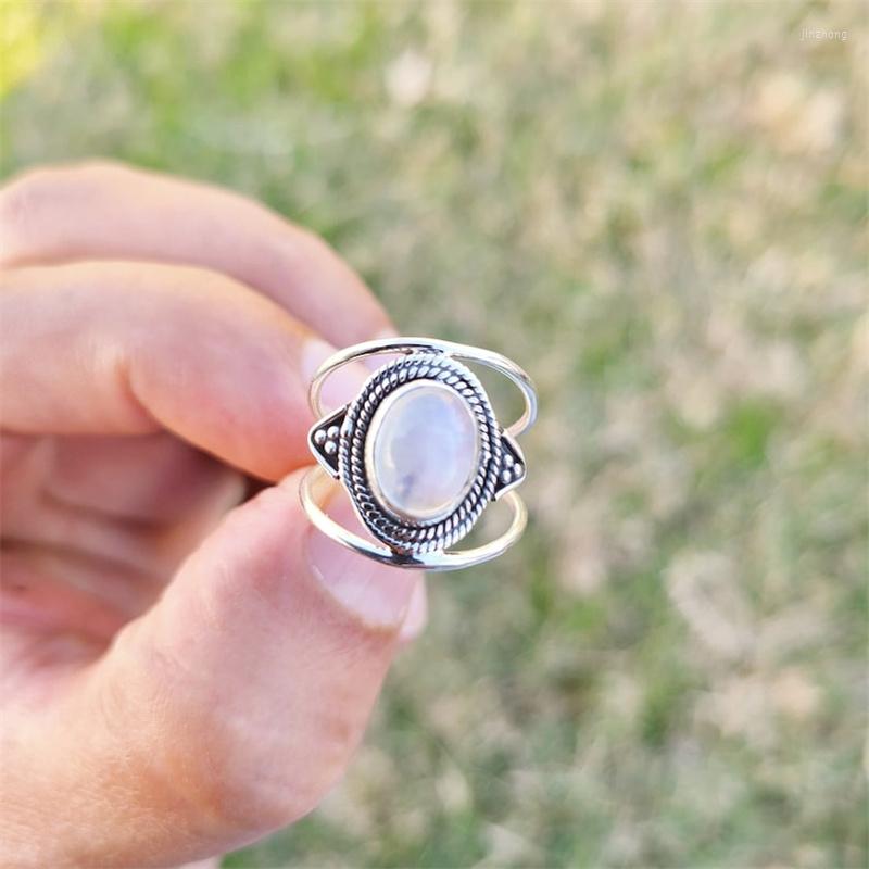 Cluster Rings Geometric Oval Moonstone Finger For Women Vintage Elegant Temperament Ring Female Accessories Wedding Party Gifts Jewelry
Cluster Rings Geometric Oval Moonstone Finger For Women Vintage Elegant Temperament Ring Female Accessories Wedding Party Gifts Jewelry