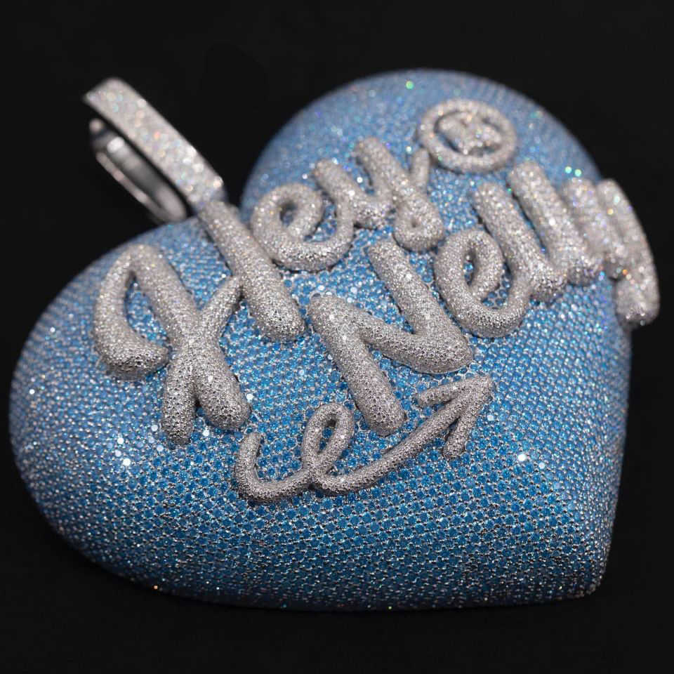 Best Jewelry Manufacturer Custom 925 Sterling Silver Vvs Moissanite Diamond Blue Big Heart Letter Pendant with Cuban Link Chain