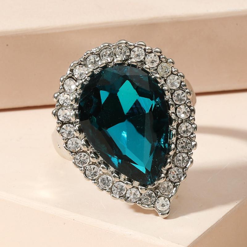 Cluster Rings Personality Fashion Retro Blue Crystal High-end Light Luxury Ladies Ring Bridal Wedding Party Jewelry Accessories
Cluster Rings Personality Fashion Retro Blue Crystal High-end Light Luxury Ladies Ring Bridal Wedding Party Jewelry Accessories