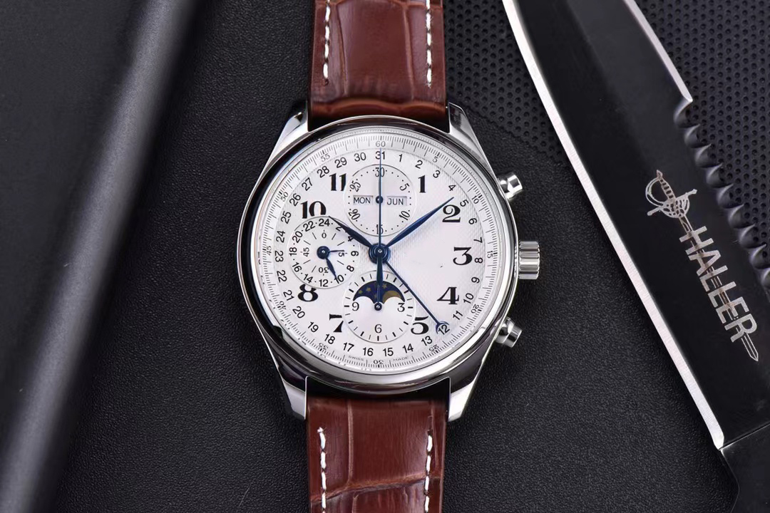 GS Diameter 42mm, sapphire mirror, eight blue steel pointer movement 7751 movement,
GS Diameter 42mm, sapphire mirror, eight blue steel pointer movement 7751 movement,