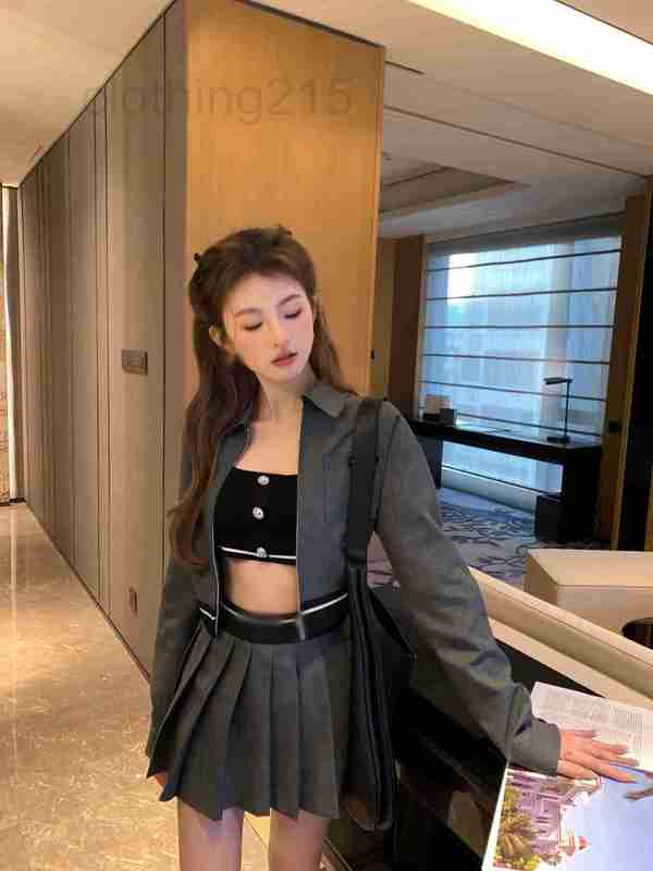 Women' Tanks & Camis Designer 2023 early spring dark knit diamond button decorative vest small sling 8FJK, White4
Women' Tanks & Camis Designer 2023 early spring dark knit diamond button decorative vest small sling 8FJK, White4
