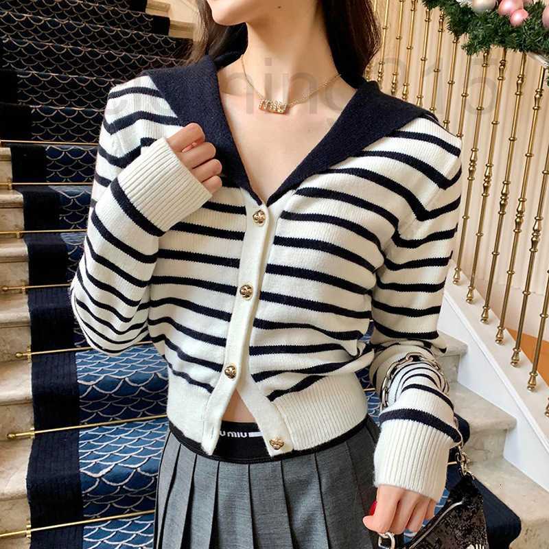 Women' Knits & Tees Designer knitted shirt women' 2023 spring Miao navy collar stripe waist knit coat 1HHZ, Striped
Women' Knits & Tees Designer knitted shirt women' 2023 spring Miao navy collar stripe waist knit coat 1HHZ, Striped