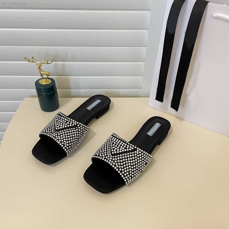 2023 Designer Rhinestone Slippers Luxury Summer Flat Slippers Fashion Beach Letters Vacation Slippers With Box, Red
2023 Designer Rhinestone Slippers Luxury Summer Flat Slippers Fashion Beach Letters Vacation Slippers With Box, Red