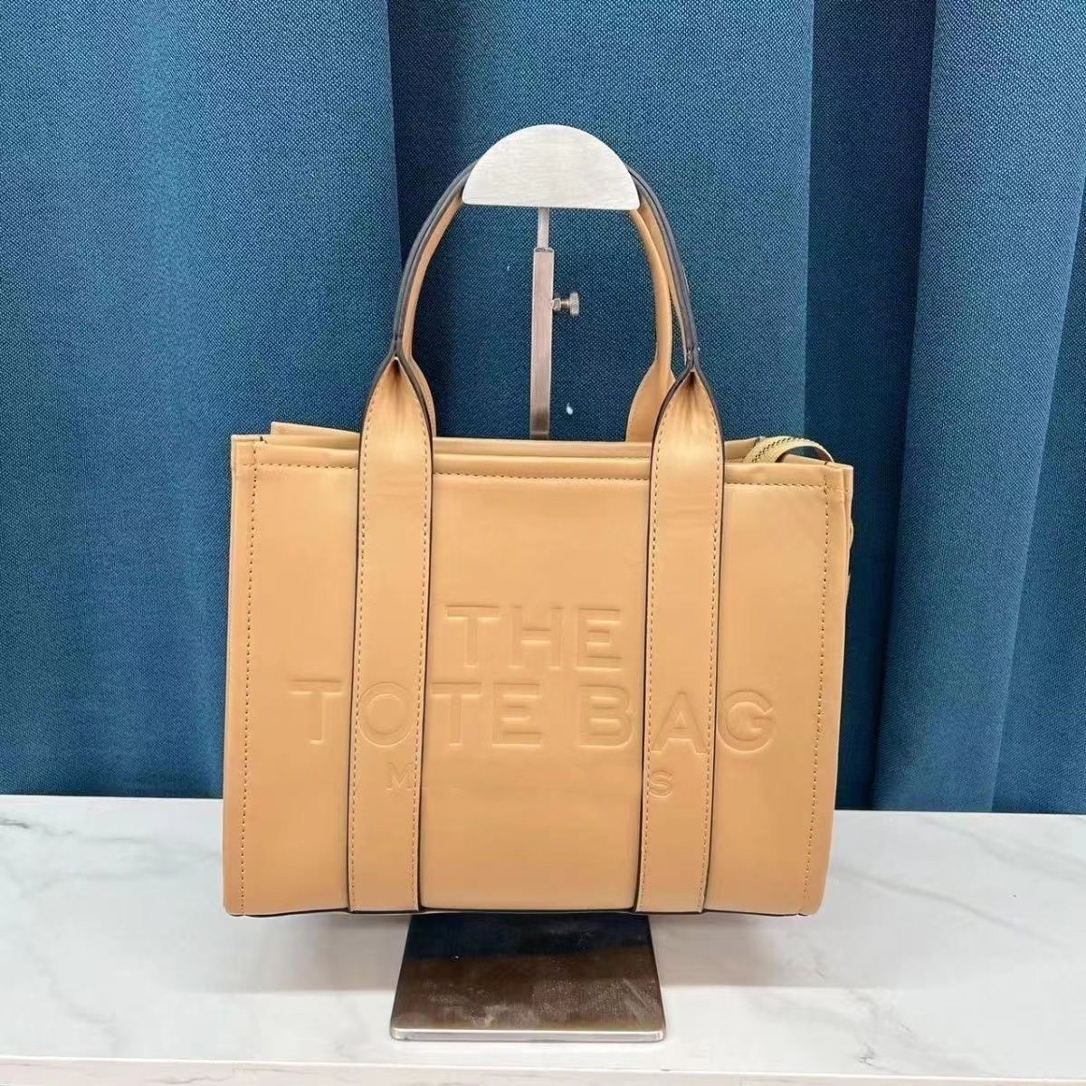 Cross Body New Designer the tote bag for woman handbag Vintage fashion Single shoulder bags Large capacity classic leather handbags 5A women crossbody, 3a-2#
Cross Body New Designer the tote bag for woman handbag Vintage fashion Single shoulder bags Large capacity classic leather handbags 5A women crossbody, 3a-2#