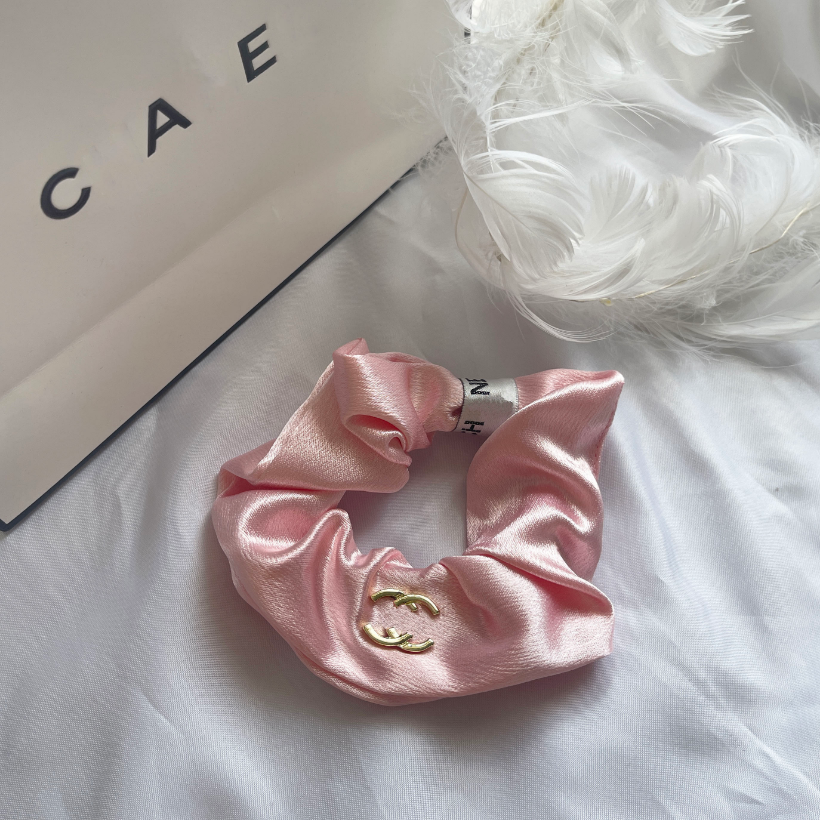Luxury Designer Headbands Women Solid Color Black White Pink Brand New Pattern French Satin Hairband Elegant Womens Wide Edge Hair Hoop Sport Head Accessories Gift
Luxury Designer Headbands Women Solid Color Black White Pink Brand New Pattern French Satin Hairband Elegant Womens Wide Edge Hair Hoop Sport Head Accessories Gift