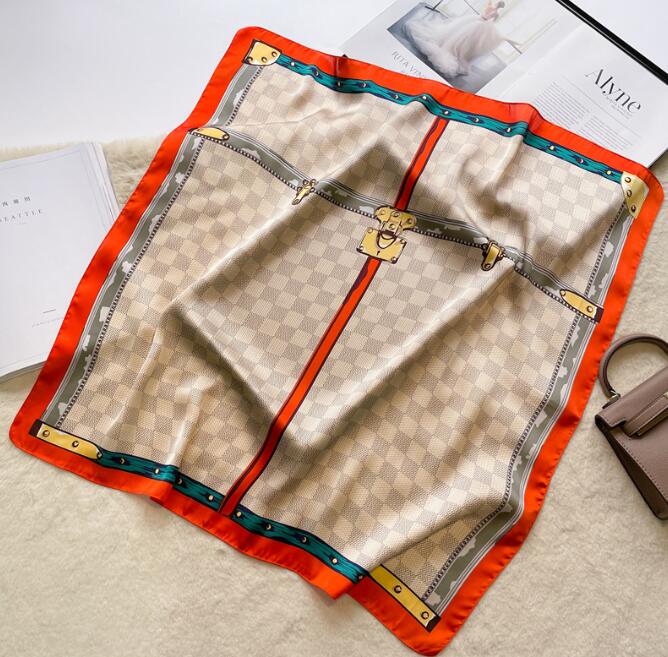 70-70cm Designer Print Floral Silk Scarf Headband for Women Fashion Long Handle Bag Scarves Letter Shoulder Tote Luggage Ribbon Head Wrap 23style
70-70cm Designer Print Floral Silk Scarf Headband for Women Fashion Long Handle Bag Scarves Letter Shoulder Tote Luggage Ribbon Head Wrap 23style
