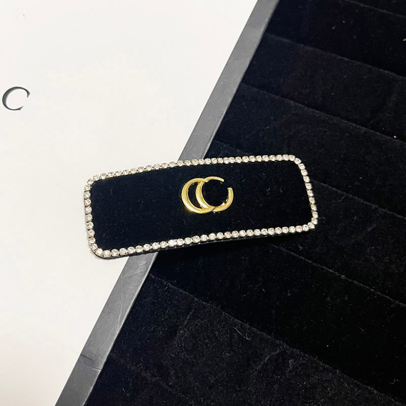 Luxury Designer Hair Clip Women Solid Color Brand Black Velvet Hairpin Fashion Women Vintage Wide Edge Square Hair Hoop Head Accessories Gifts Wholesale
Luxury Designer Hair Clip Women Solid Color Brand Black Velvet Hairpin Fashion Women Vintage Wide Edge Square Hair Hoop Head Accessories Gifts Wholesale