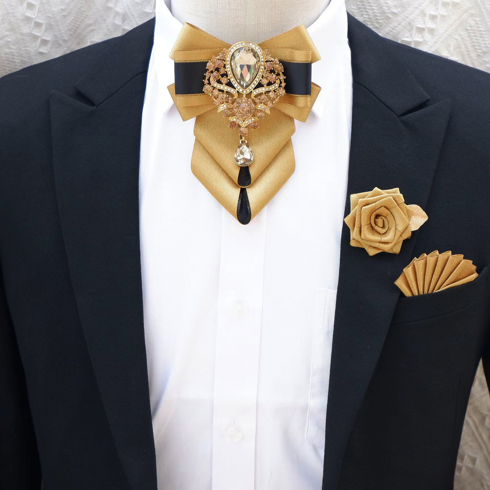 Bow Ties Luxury Bow Tie Brooch Pocket Towel Set Men's High-end Jewelry Gift Fashion British Korean Men Wedding Accessories 230215 
Bow Ties Luxury Bow Tie Brooch Pocket Towel Set Men's High-end Jewelry Gift Fashion British Korean Men Wedding Accessories 230215