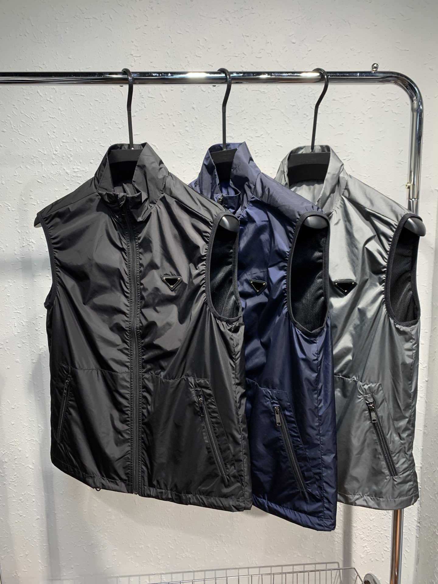 Spring and autumn fashion stand collar mens vest asian size comfortable breathable material highquality luxury brand designer vest, Gray
Spring and autumn fashion stand collar mens vest asian size comfortable breathable material highquality luxury brand designer vest, Gray