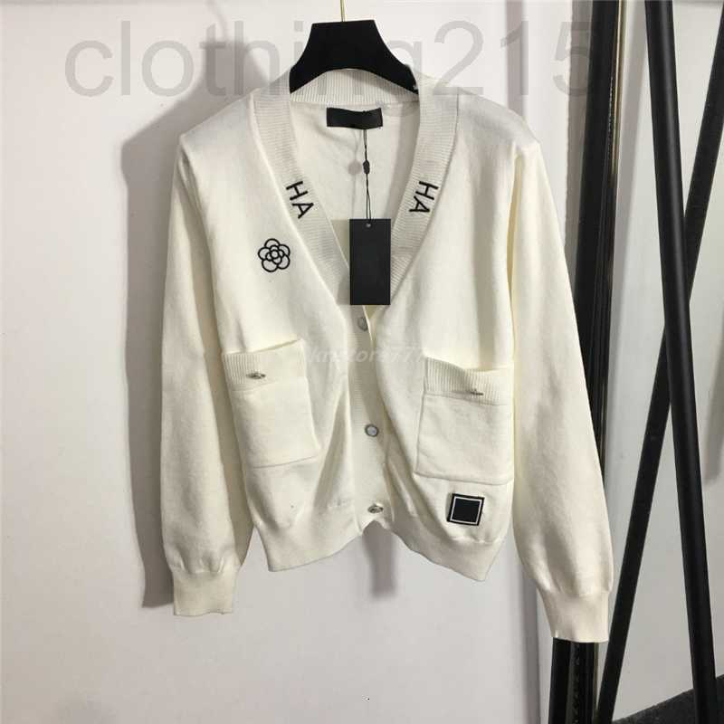 Women's Knits & Tees Designer 2022 Embroidery Sweaters Top Girls Milan Runway V-neck Letter Button Shirt Cardigan V42X, White
Women's Knits & Tees Designer 2022 Embroidery Sweaters Top Girls Milan Runway V-neck Letter Button Shirt Cardigan V42X, White