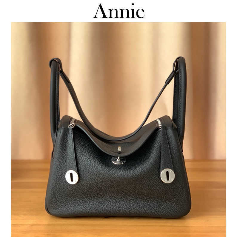 Designer Herme Lindi Bags online outlet High order semi-handmade leather 26mini doctor's bag one shoulder diagonal cross mini 19 pillow 30QW0A, Couple - classic black silver buckle
Designer Herme Lindi Bags online outlet High order semi-handmade leather 26mini doctor's bag one shoulder diagonal cross mini 19 pillow 30QW0A, Couple - classic black silver buckle