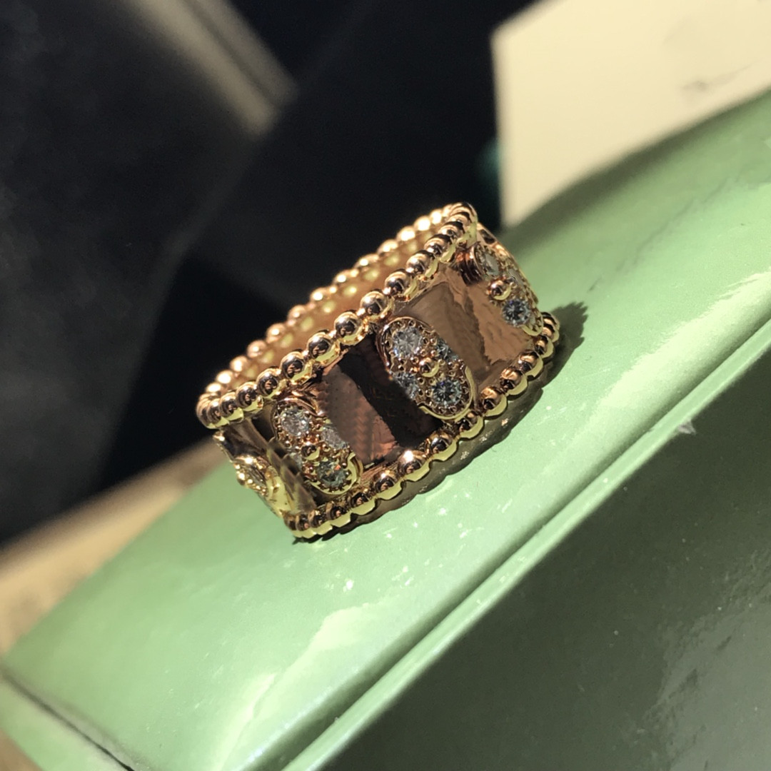 With Side Stones diamond ring for women ring clover gold silver band rings jewelry linkB
With Side Stones diamond ring for women ring clover gold silver band rings jewelry linkB