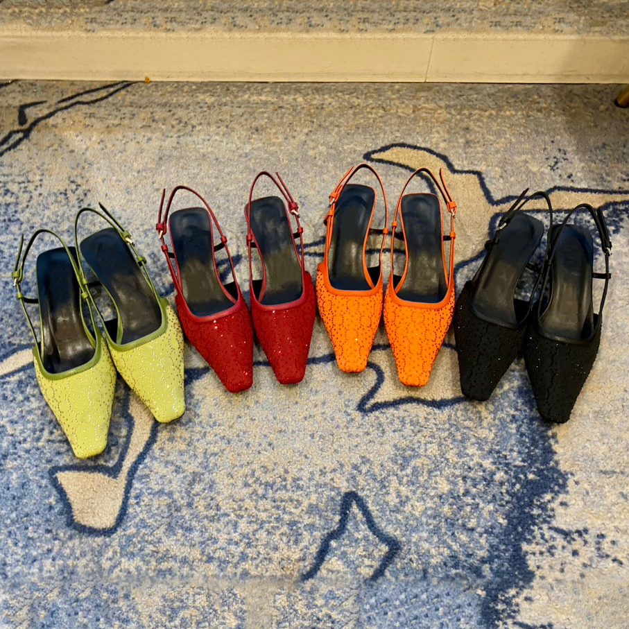 2023 Fashion Women Sandals girls High Heels G slingback pump Aria slingback shoes are presented in hot drilling Black mesh with crystals sparkling
2023 Fashion Women Sandals girls High Heels G slingback pump Aria slingback shoes are presented in hot drilling Black mesh with crystals sparkling