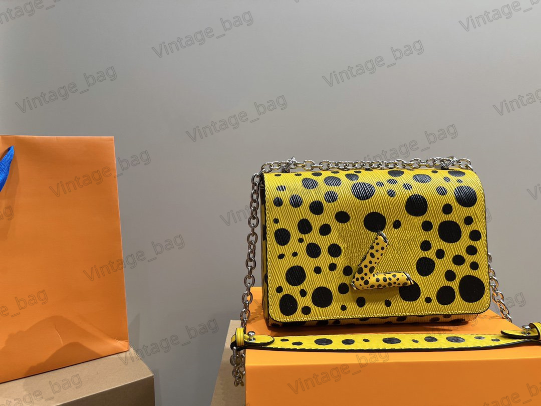 L X YK Twist Belt Chain Wallet 3D Colorful Dots Women Purse Designer Crossbody Shoulder Bags Yayoi Kusama Message Bag M21696 M21694 M81987
L X YK Twist Belt Chain Wallet 3D Colorful Dots Women Purse Designer Crossbody Shoulder Bags Yayoi Kusama Message Bag M21696 M21694 M81987