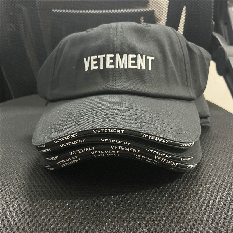 Ball Caps Good Quality White Vetements Fashion Baseball Cap Men 1 1 Vetements Women Embroidery Hats VTM Caps Selling 230215
Ball Caps Good Quality White Vetements Fashion Baseball Cap Men 1 1 Vetements Women Embroidery Hats VTM Caps Selling 230215
