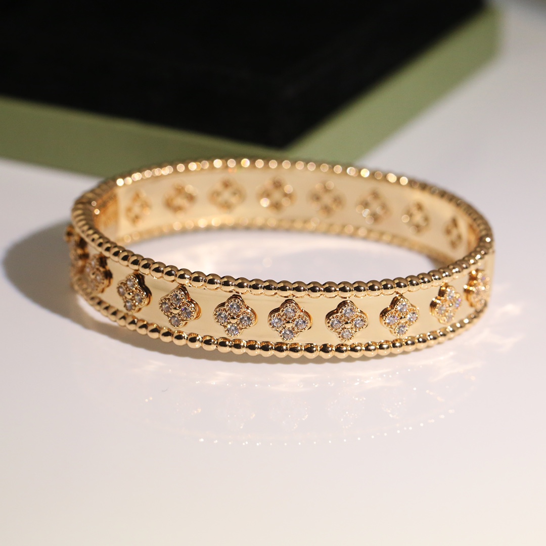 18k Gold Diamond Flower Bangle Bracelets For Women Lover Titanium Steel Bracelets Fashion Supply LinkB
18k Gold Diamond Flower Bangle Bracelets For Women Lover Titanium Steel Bracelets Fashion Supply LinkB