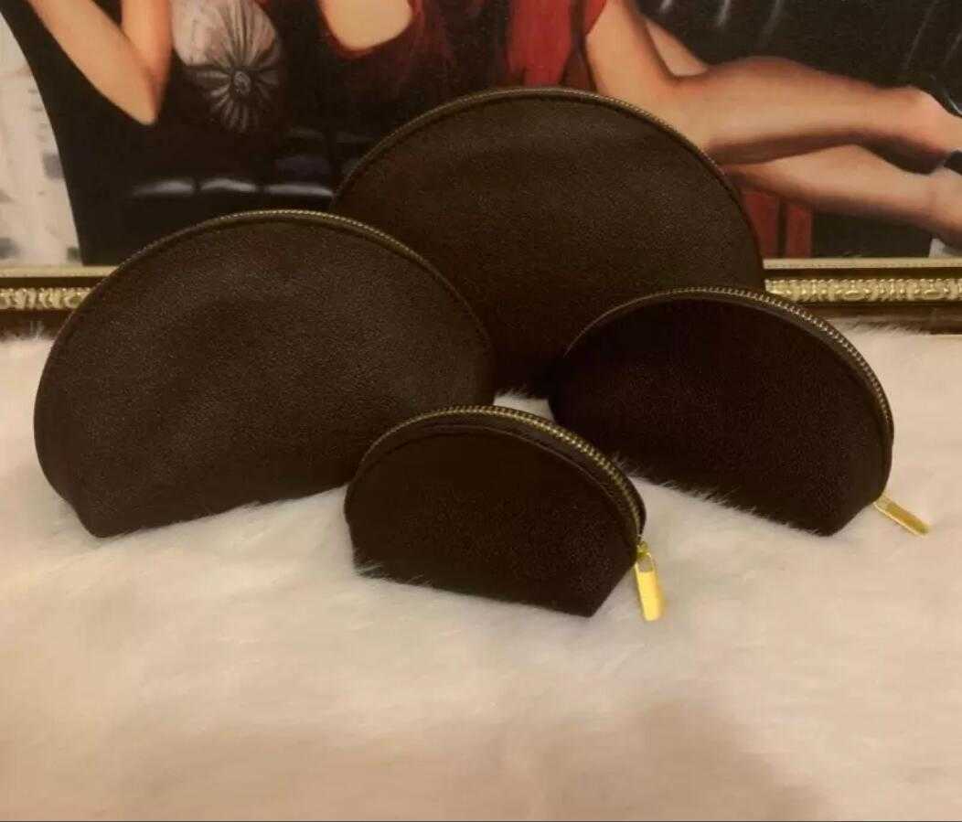 Luxury 4pcs set womens cosmetic bags famous makeup bag designer wallet travel pouch ladies cluch purses toiletry bag, A4black flower
Luxury 4pcs set womens cosmetic bags famous makeup bag designer wallet travel pouch ladies cluch purses toiletry bag, A4black flower
