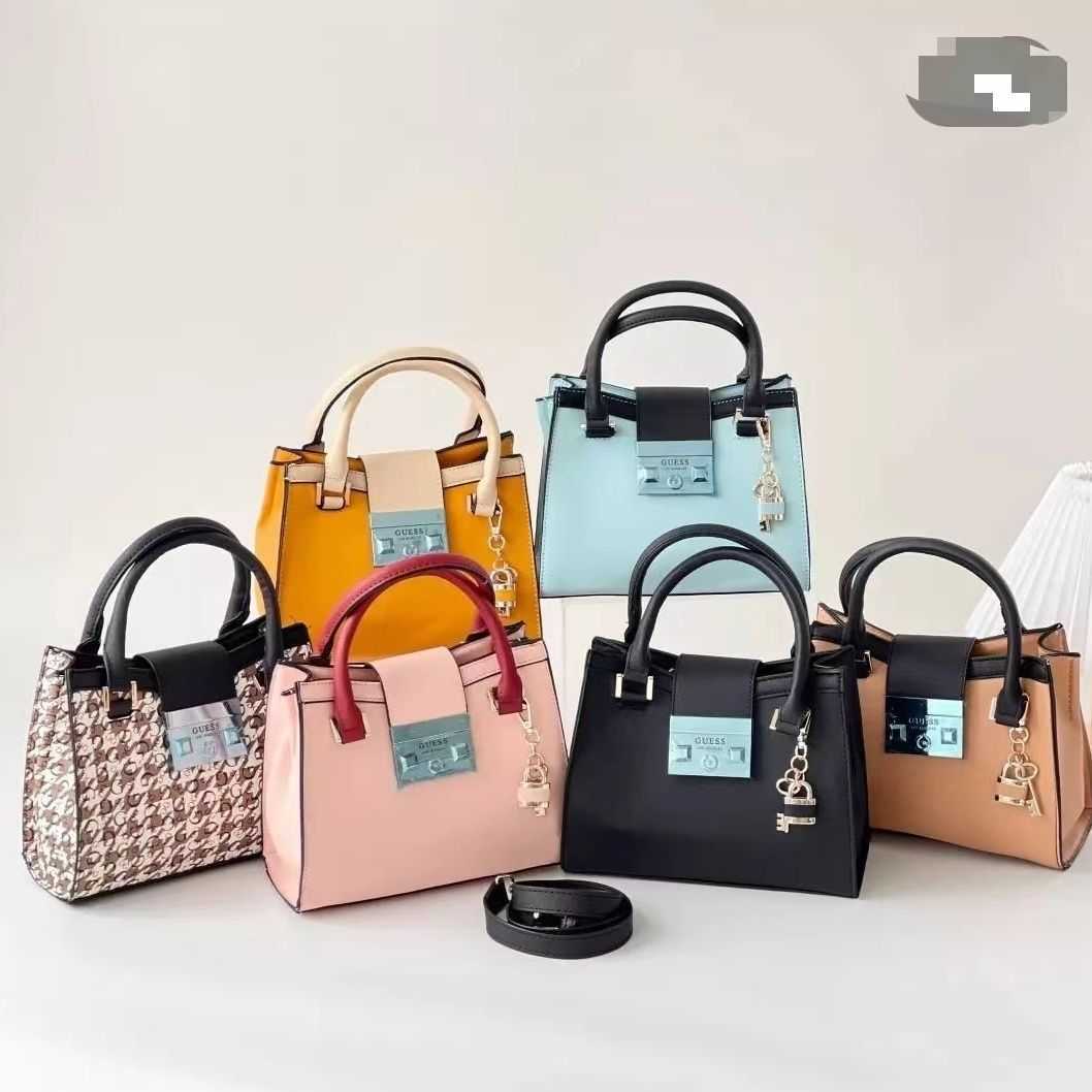 Designer Luxury Gue ss Bags For Womens Handbags Crossbody Purses Guessity Large Capacity Versatile Totes Multicolour Fashion Lnclined Shoulder Black Wallet BD4D
Designer Luxury Gue ss Bags For Womens Handbags Crossbody Purses Guessity Large Capacity Versatile Totes Multicolour Fashion Lnclined Shoulder Black Wallet BD4D
