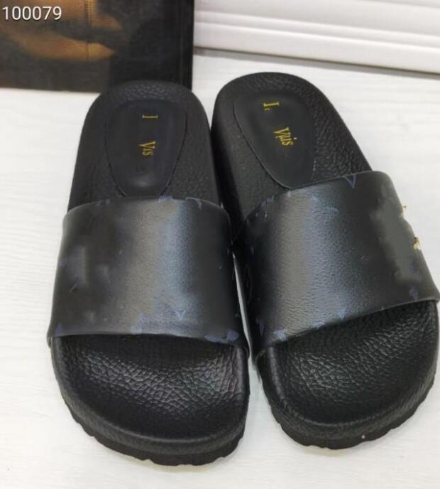 brand Designer Slippers beach Scuffs Classic Flat woman men Summer lady Cartoon Big Head Slippers Hotel Bath fashion women shoes 6259
brand Designer Slippers beach Scuffs Classic Flat woman men Summer lady Cartoon Big Head Slippers Hotel Bath fashion women shoes 6259
