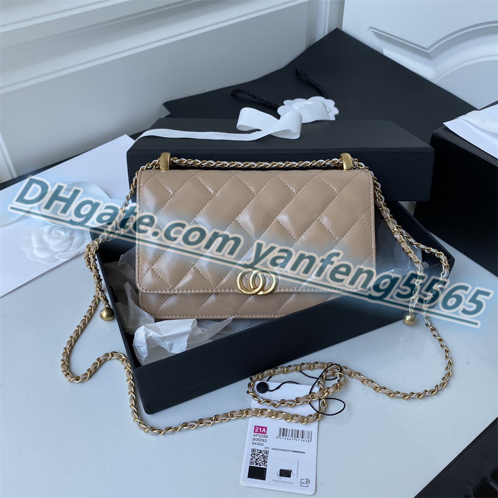 Top brand handbag bag shoulder strap handbag plaid wallet double-letter solid button cotton sheepskin plain pattern women's luxury Cosmetic Bags Purses, White
Top brand handbag bag shoulder strap handbag plaid wallet double-letter solid button cotton sheepskin plain pattern women's luxury Cosmetic Bags Purses, White