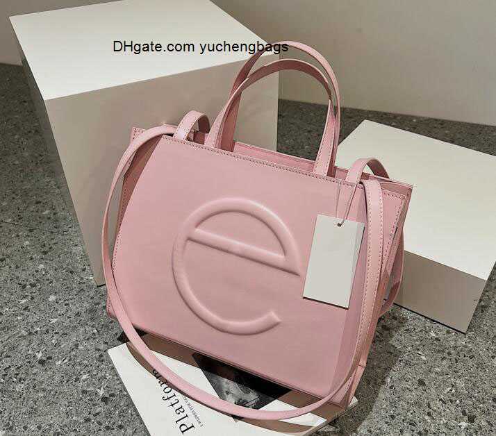Handbag Designers Bags Shoulder Flap Crossbody Bag Purse Wallets Casual Totes Plain Geometric Solid Color Hasp Open Shopping Backpack Lady
Handbag Designers Bags Shoulder Flap Crossbody Bag Purse Wallets Casual Totes Plain Geometric Solid Color Hasp Open Shopping Backpack Lady