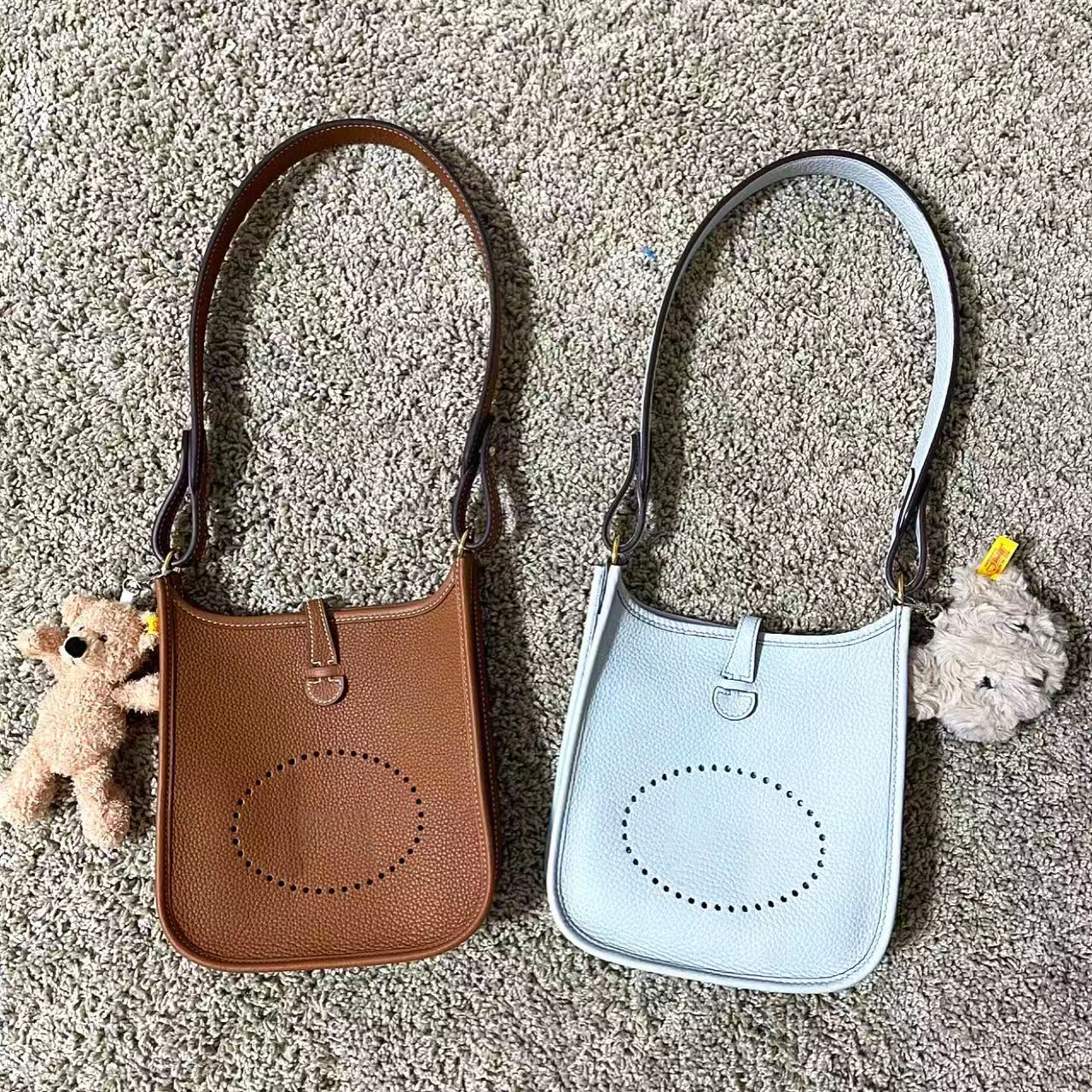 Luxury Designer High quality Genuine leather Clutch Bag hobo Women's men handbags totes cross body fashion pockets Shoulder fashion shopping beach pochette strap, White
Luxury Designer High quality Genuine leather Clutch Bag hobo Women's men handbags totes cross body fashion pockets Shoulder fashion shopping beach pochette strap, White