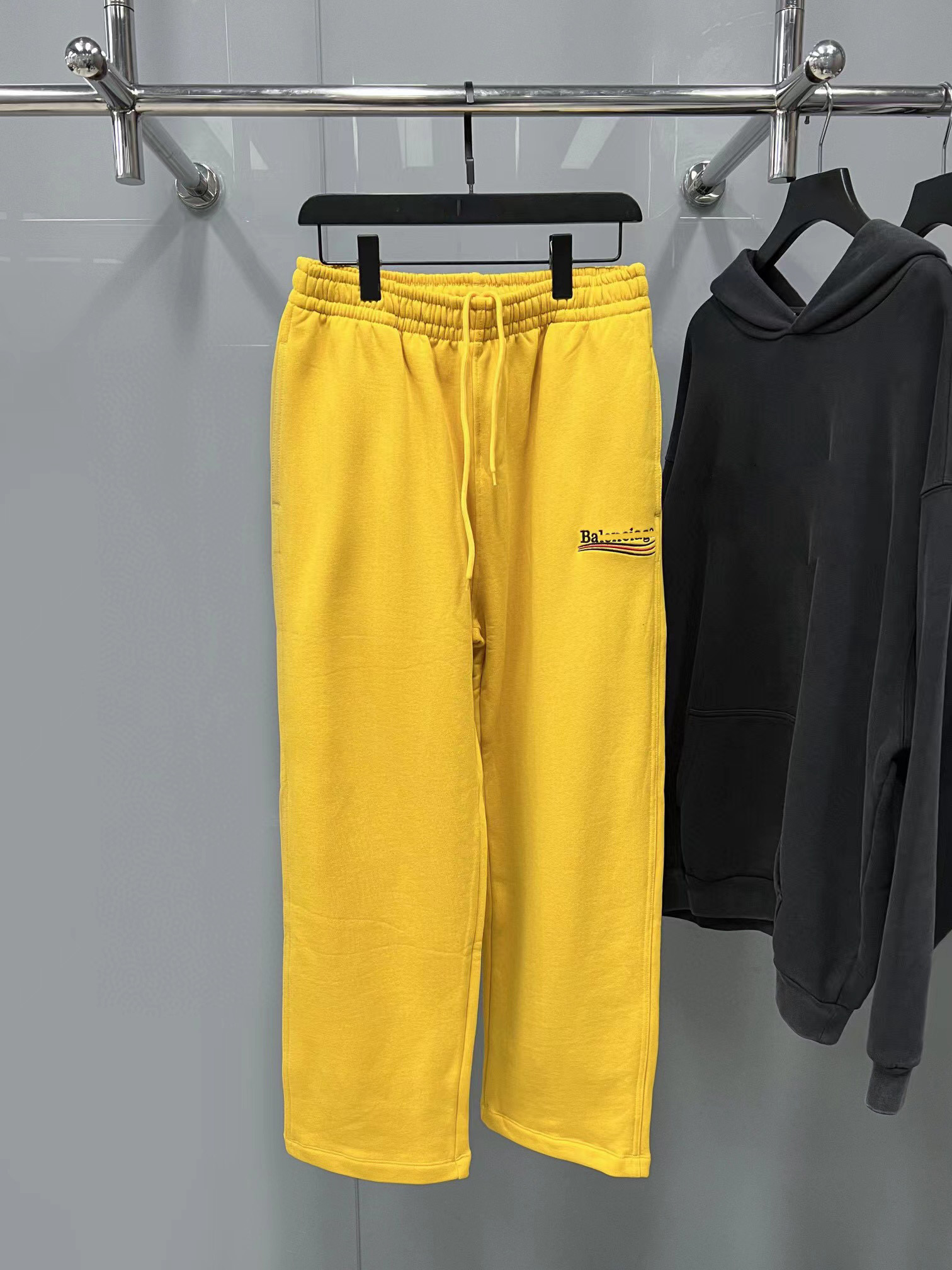 Designer Men's Pants Luxury Ladies High Quality Classic Letter Pants Casual Outdoor Sports High Street Fashion Personality Ladies Jogger, Yellow
Designer Men's Pants Luxury Ladies High Quality Classic Letter Pants Casual Outdoor Sports High Street Fashion Personality Ladies Jogger, Yellow