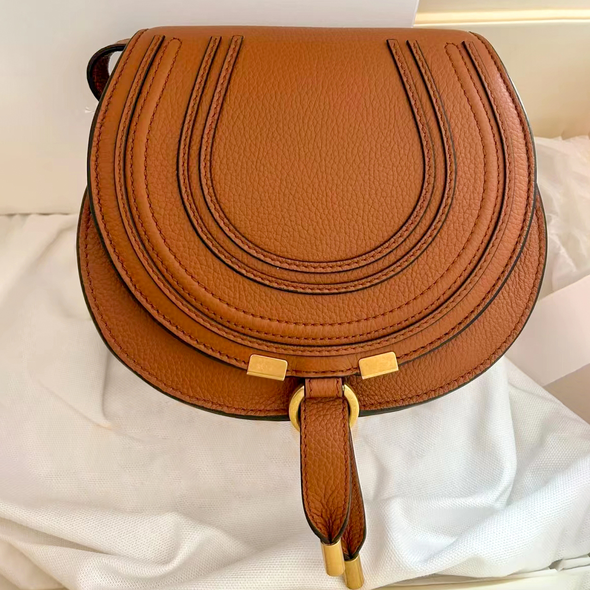 Women's MARCIE mini small totes saddl shouder Bag Genuine Leather crossbody Clutch Luxurys Designers mens handbag fashion vintage strap Evening travel weekend bags
Women's MARCIE mini small totes saddl shouder Bag Genuine Leather crossbody Clutch Luxurys Designers mens handbag fashion vintage strap Evening travel weekend bags