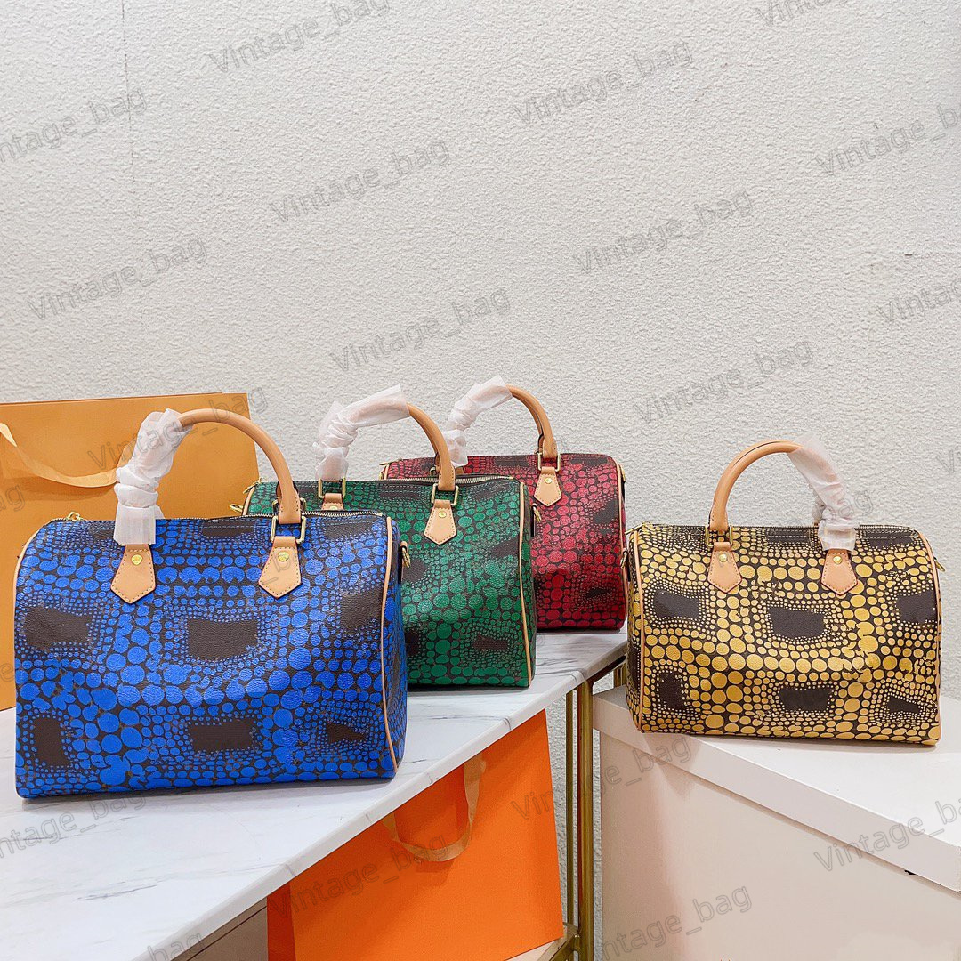Speedy Yayoi Kusama Top Handle Bags Women Designer 3D Dots Handbag Pumpkins Monograms Painted Crossbody Bag Onthego Tote
Speedy Yayoi Kusama Top Handle Bags Women Designer 3D Dots Handbag Pumpkins Monograms Painted Crossbody Bag Onthego Tote