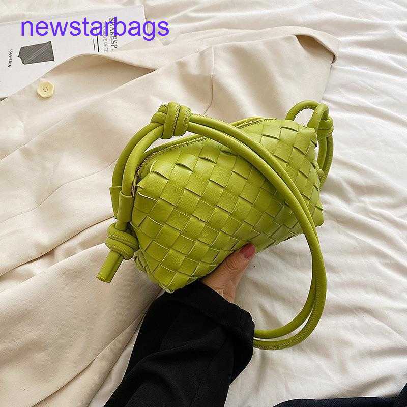 Mini Loop bags for women Bottegs Venets Woven simple underarm 2023 new versatile temperament single shoulder niche Design Summer w, Pink7
Mini Loop bags for women Bottegs Venets Woven simple underarm 2023 new versatile temperament single shoulder niche Design Summer w, Pink7