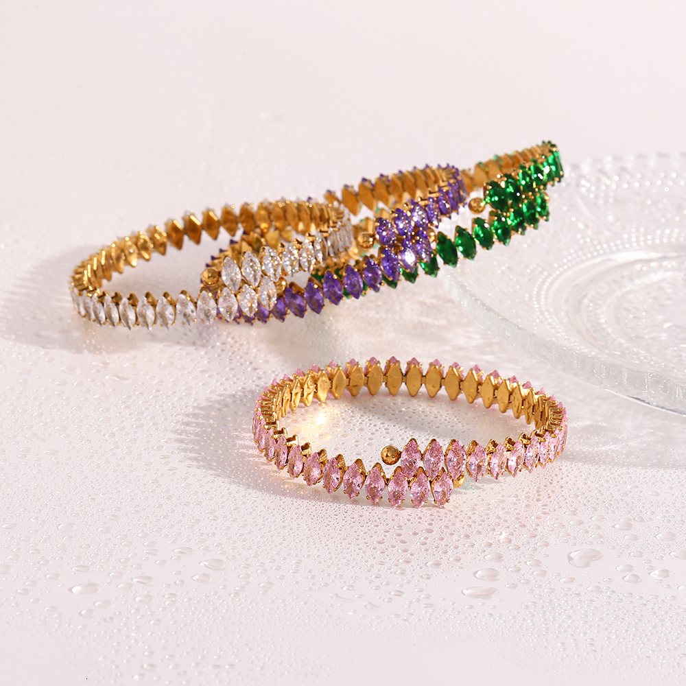 Bangle Luxury Christmas Jewelry Gift For Ladies Green Pink Purple Crystal Color Blingbling Marquis Zircon Bangles Party Wedding 230215
Bangle Luxury Christmas Jewelry Gift For Ladies Green Pink Purple Crystal Color Blingbling Marquis Zircon Bangles Party Wedding 230215