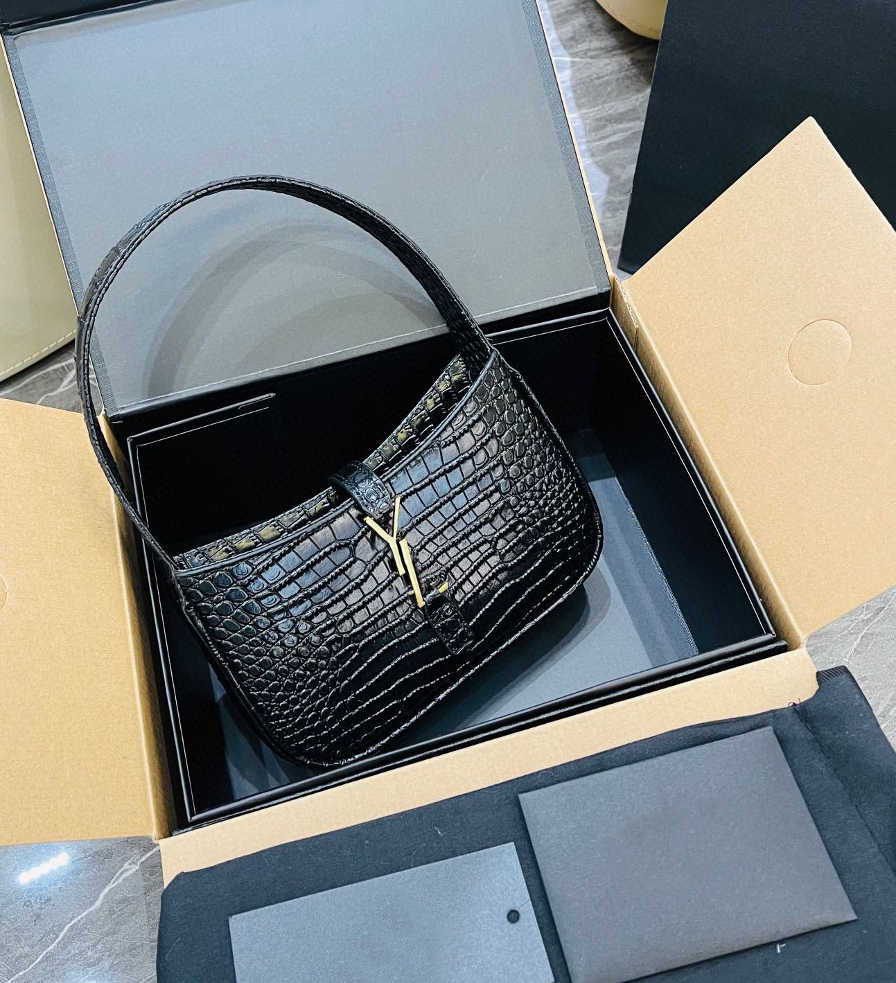Luxurys Designers Genuine Leather Crossbody Handbag Purses Backpack black Women Shoulder bag Totes Horsebit Fashion Axillary bag, #4
Luxurys Designers Genuine Leather Crossbody Handbag Purses Backpack black Women Shoulder bag Totes Horsebit Fashion Axillary bag, #4