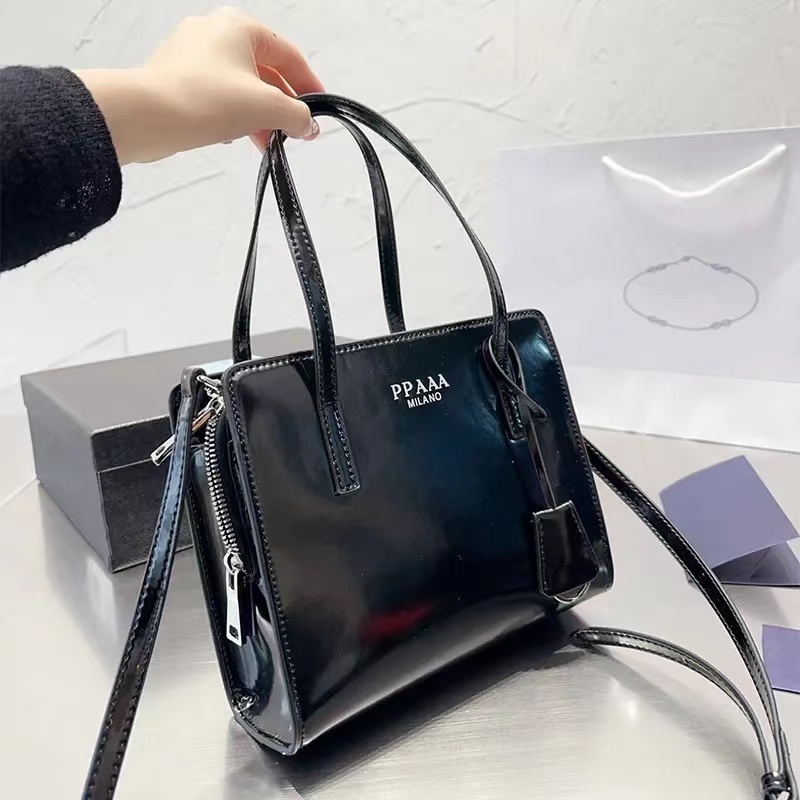 Tote Bag handbag Designers Bags Luxurys women Crossbody Shoulder handbags large capacity Luxury banquet Wallet fashion leisure purse Gifts for friends style nice1, Customize
Tote Bag handbag Designers Bags Luxurys women Crossbody Shoulder handbags large capacity Luxury banquet Wallet fashion leisure purse Gifts for friends style nice1, Customize