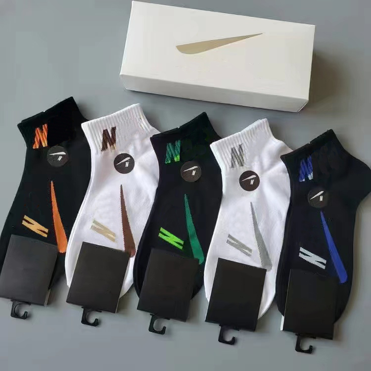 Mens Socks Womens Cotton All Match Classic Ankle Breathable 18 Multi-Color Football Basketball Sports Socks Wholesale Uniform Size With box, No.13
Mens Socks Womens Cotton All Match Classic Ankle Breathable 18 Multi-Color Football Basketball Sports Socks Wholesale Uniform Size With box, No.13